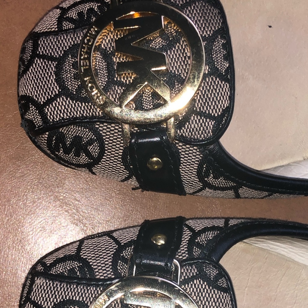 Michael KORS comfy flats size 7